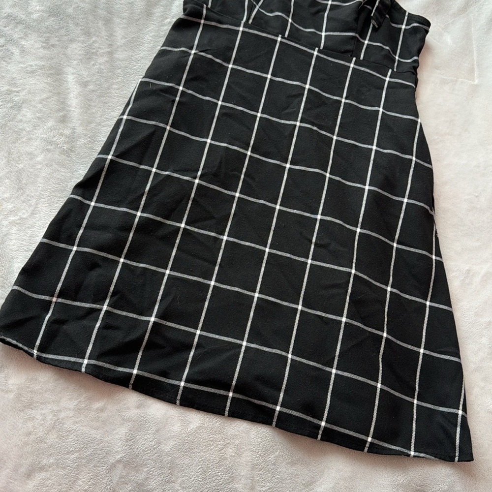 HOT TOPIC Black Checkered Buckle Strap Dress - Picture 3 of 6